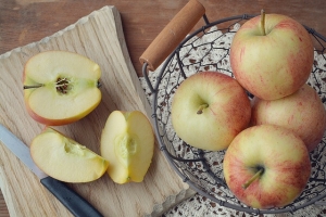 How To Pack Apple Slices In Your Lunch, and Keep Them Fresh!