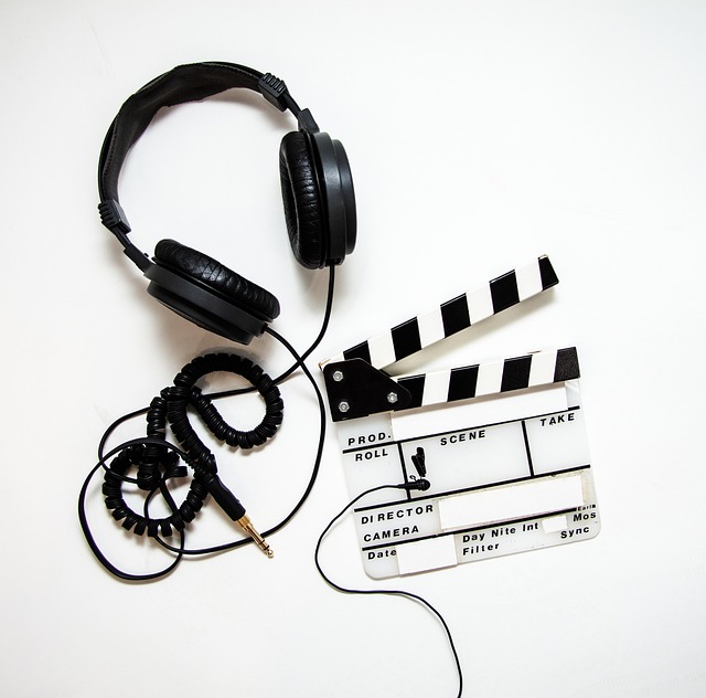 Headphones 4223911 640
